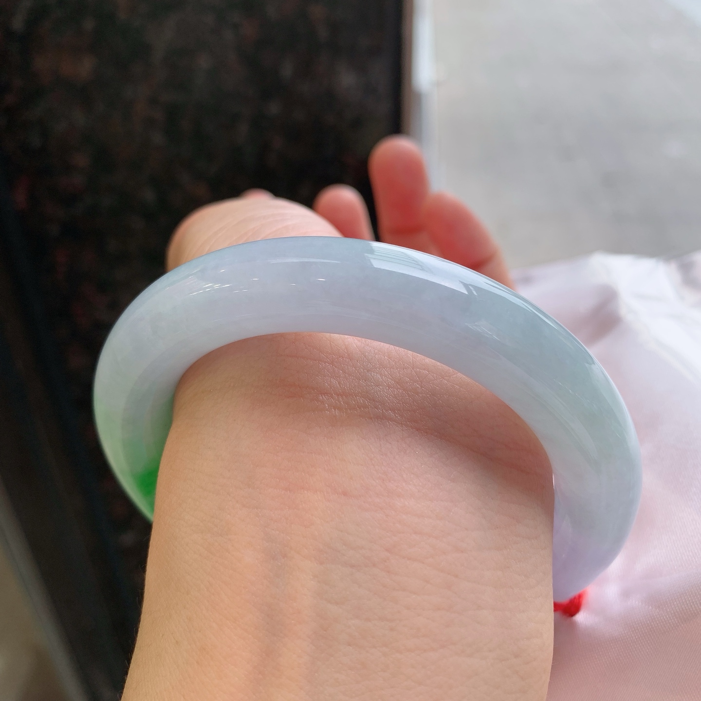 圆条飘绿 有纹 尺寸：62.4/12 色辣大圈口