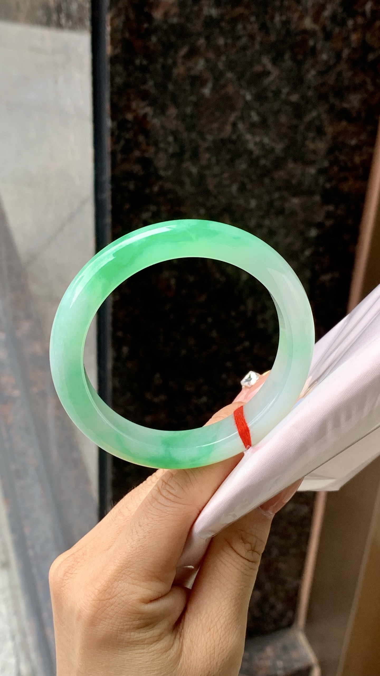 白底青飘辣阳绿正圈成品 Z917-1 尺寸：57-12-9