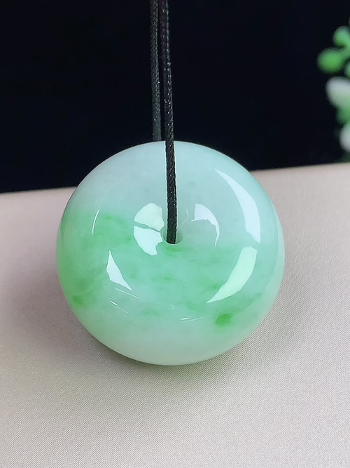 飘绿平安扣，无裂，尺寸23.2*12.7mm，j14yja