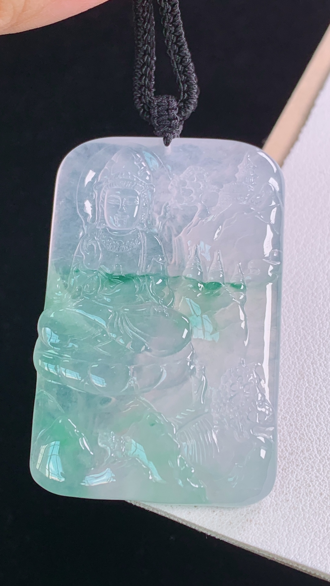 ️冰种飘花山水观音，花色灵动，清透起光，无裂，尺寸:51.7-33.9-5.5mm 11