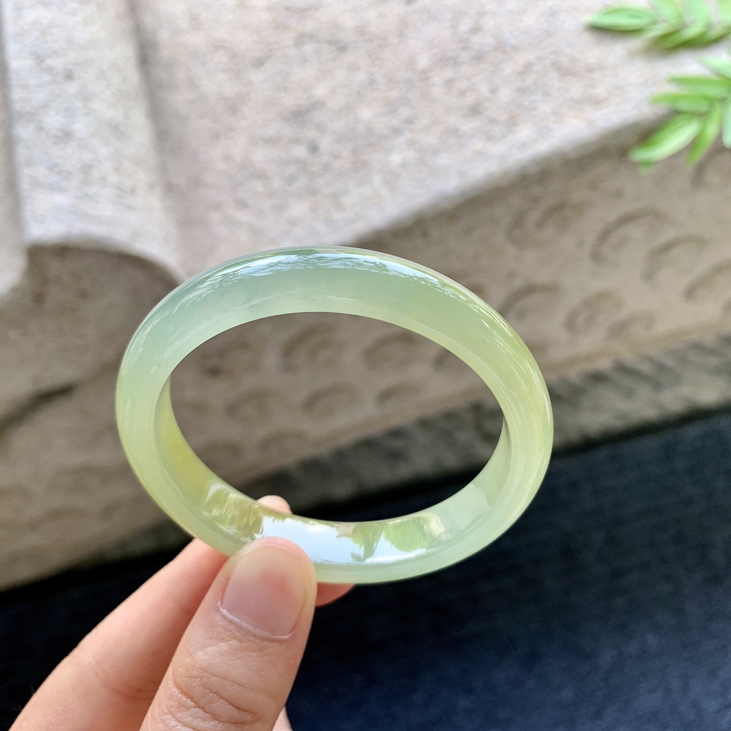 冰糯黄翡，水润，种老，细腻，有絮线