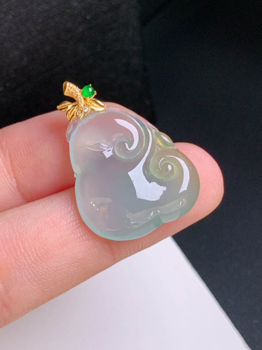 ️ 冰黄翡如意吊坠，莹润细腻，线条流畅，万事顺遂 裸石22.2-20.2-5.5 整体28.3 530910