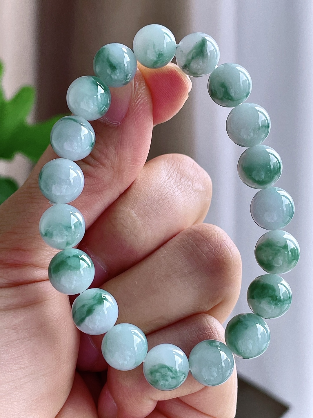 【珠子】冰种飘花手链圆珠珠子手链 【说明】缅甸 性比高 【尺寸】9.7mm 【重量】32.3克