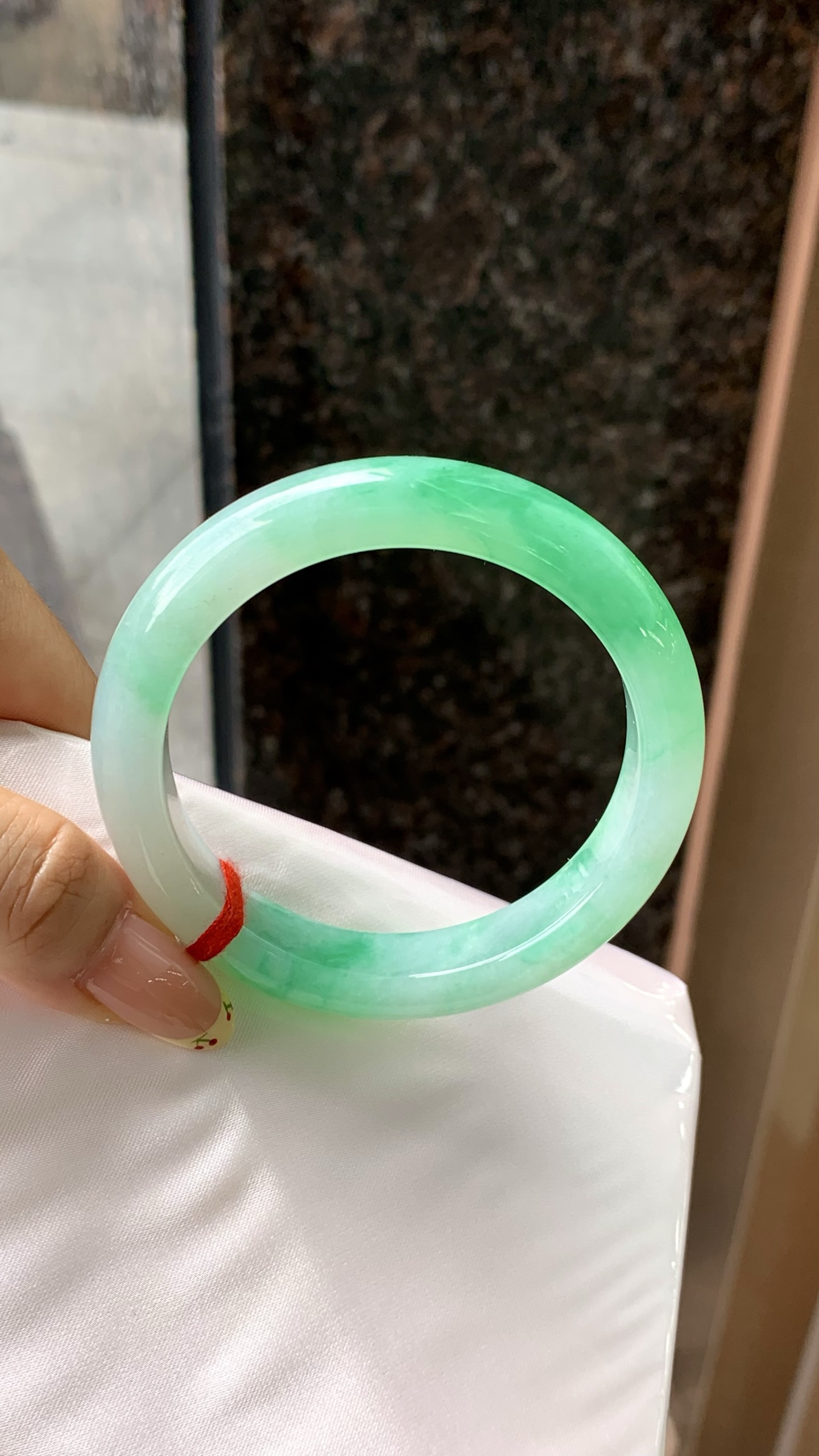 白底青飘辣阳绿正圈成品 Z917-1 尺寸：57-12-9