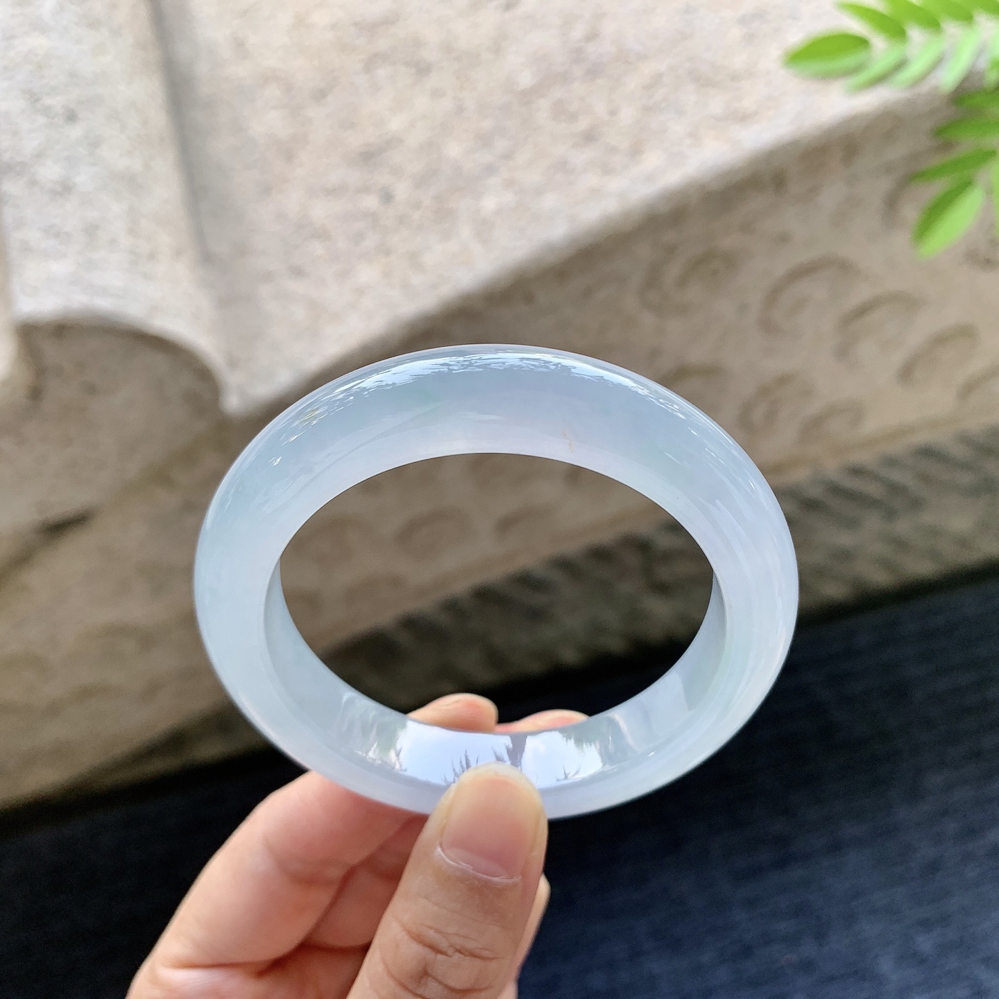 正圈51 52 圈口52.7/11.6/9 编码DZ091507 冰糯底，水润，种老，细腻，打灯有絮线