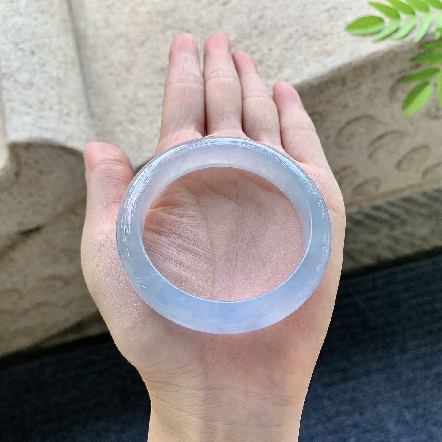 正圈50 51 圈口51/11.3/7.7 编码B2091512 冰糯，水润，种老，细腻，打灯有絮线