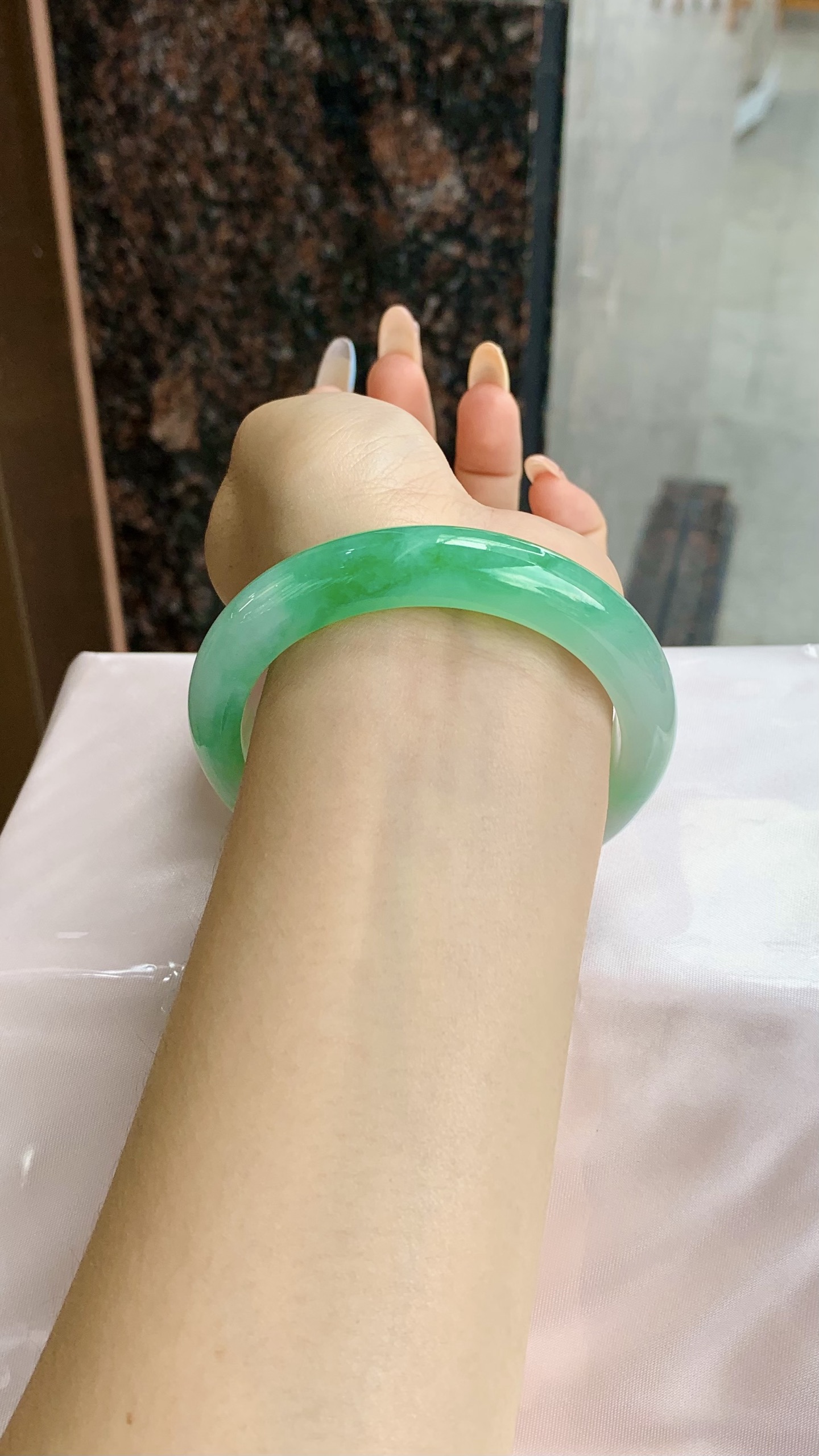 白底青飘辣阳绿正圈成品 Z917-1 尺寸：57-12-9