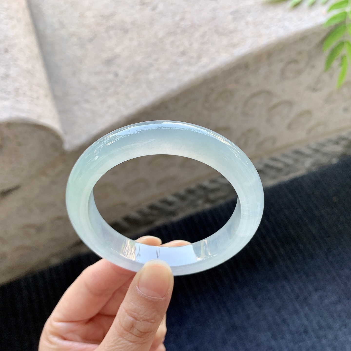正圈52 53 圈口53.6/11.6/8.4 编码FL090715 冰种，清透，水润，种老，细腻，有棉线
