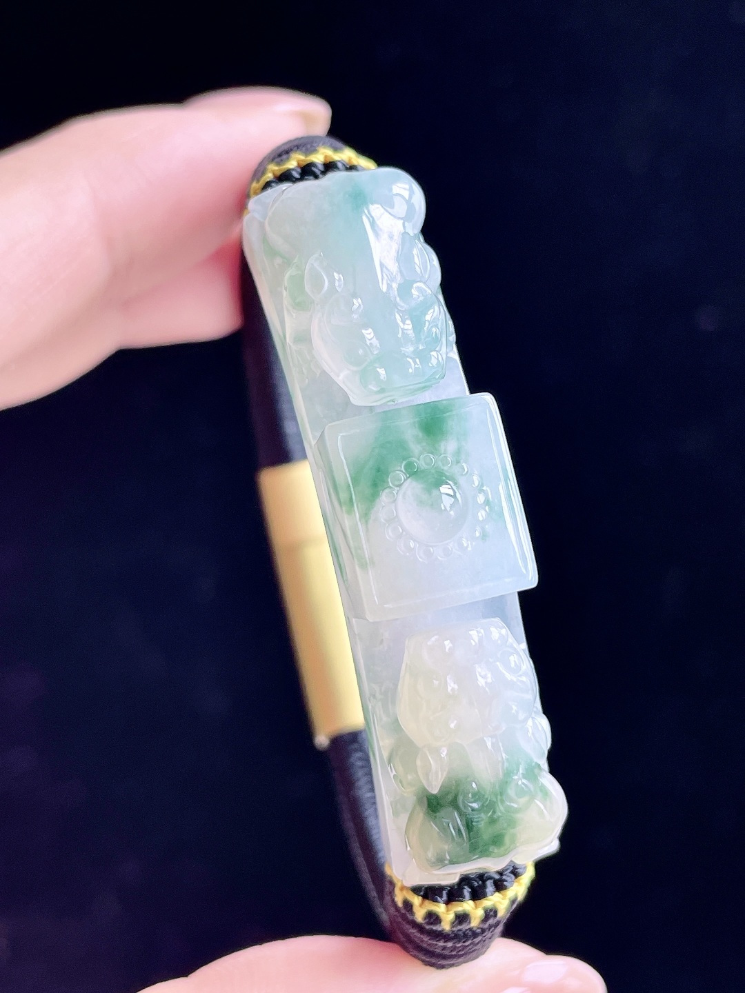【裸石】冰糯种飘花貔貅手牌手绳 【说明】缅甸 无裂 性比高 厚装 【尺寸】50-11.7-9.7 【重量】28克