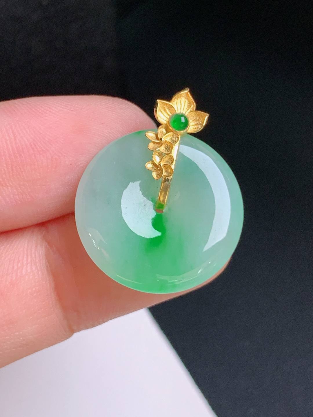️ 冰飘绿平安扣吊坠，翠色鲜亮，圆润圆满，平安顺遂 裸石19.5-3.9 整体24.8