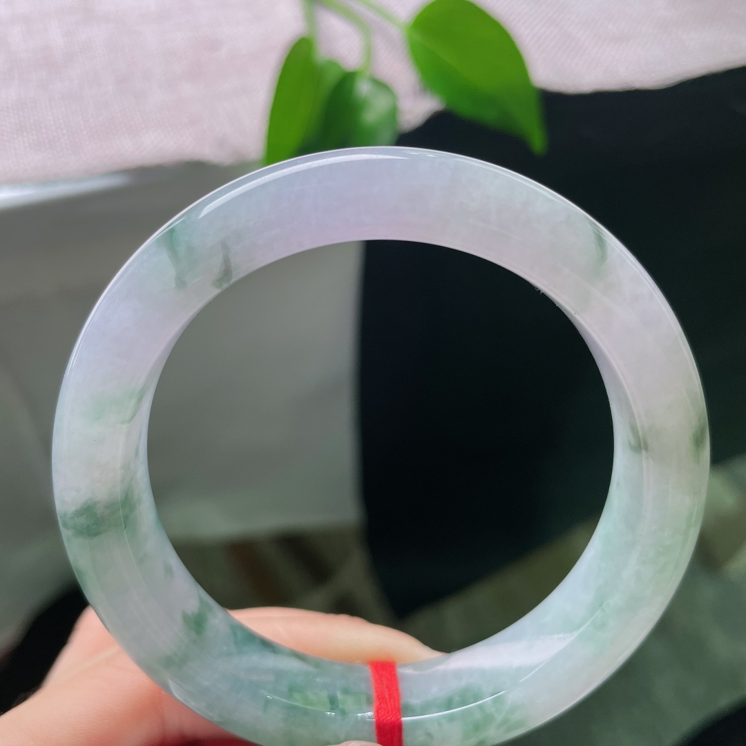 58/12.6/9.5，飘花正圈，皮纹，韵漫过腕间，飘花随性舒展，不需要言语，举手投足流露佩戴者不俗