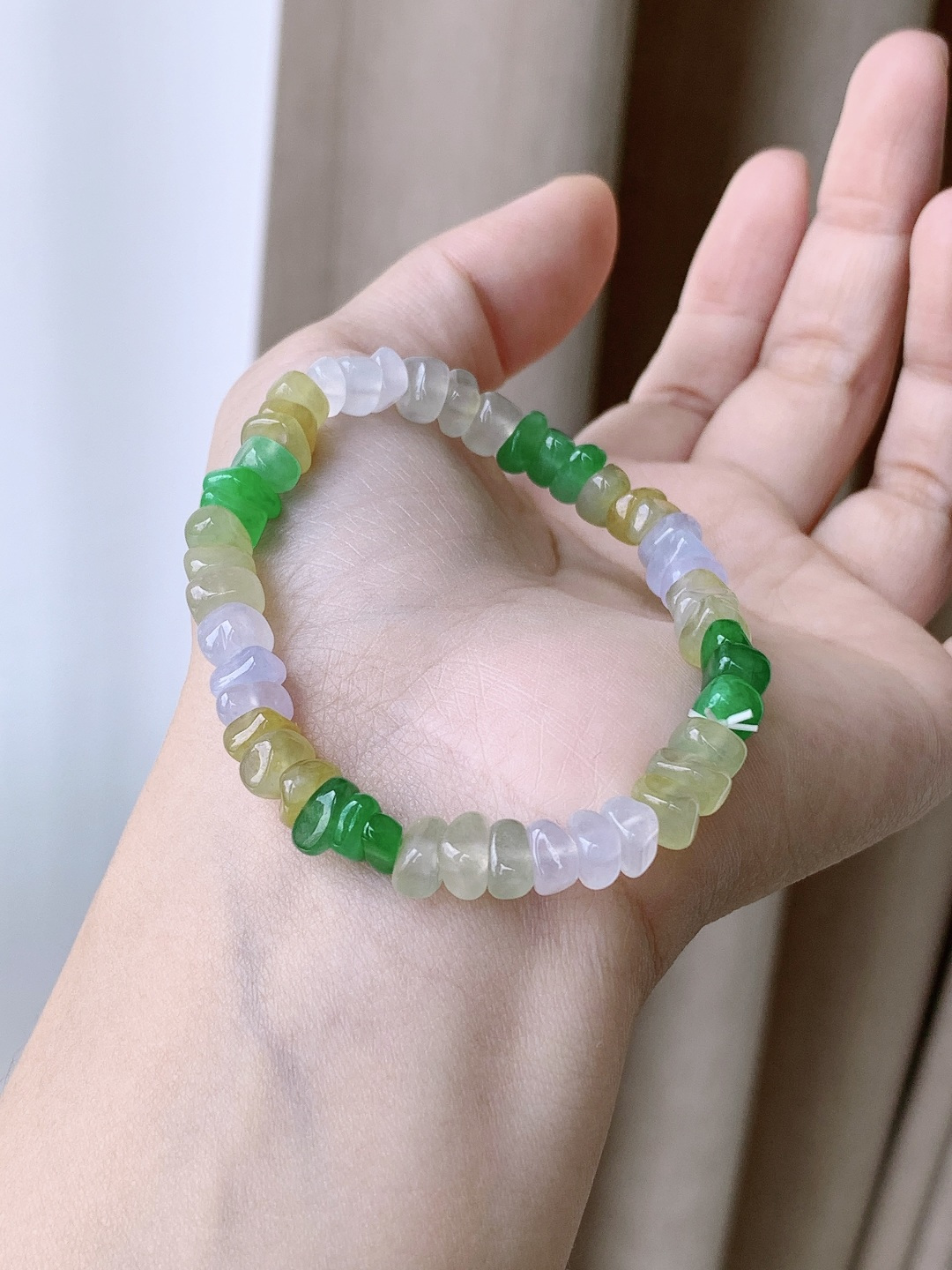 【珠子】冰多宝手串随形珠子手串 【说明】缅甸 性比高 【尺寸】6.2-4.9mm 【重量】15.8克