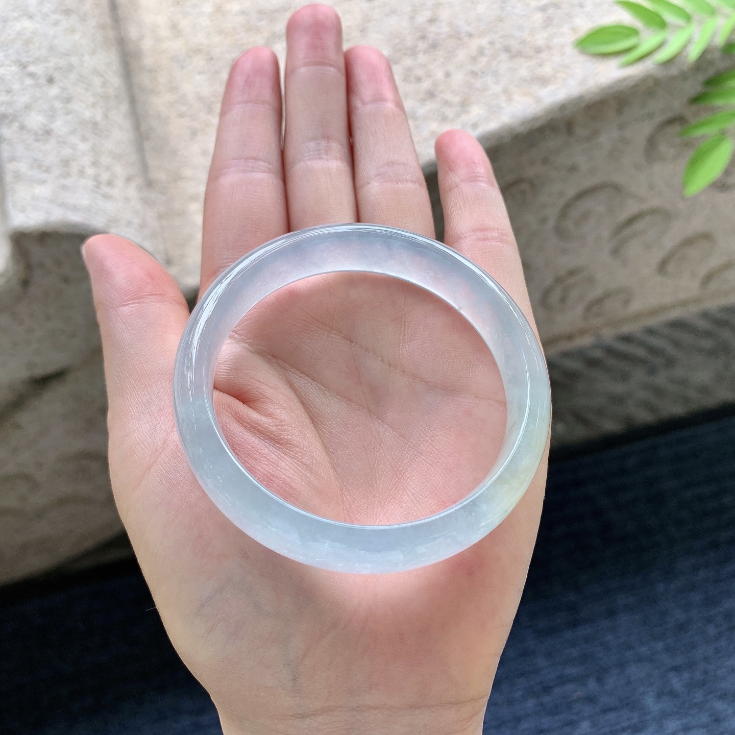 正圈53 54 圈口54/12.3/6.9 编码GJ091529 冰飘黄翡，清透，水润，种老，细腻，打灯有棉线