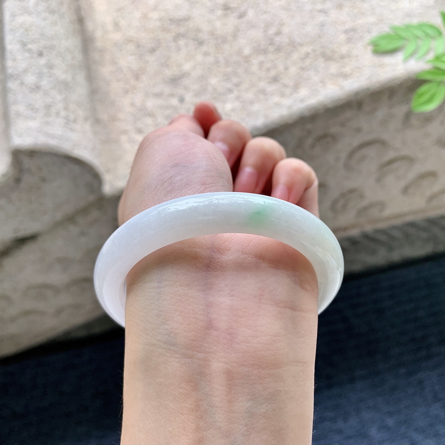 正圈53 54 圈口54.5/9.7/8.6 编码T1090704 细糯飘绿，水润，种老，细腻，无裂