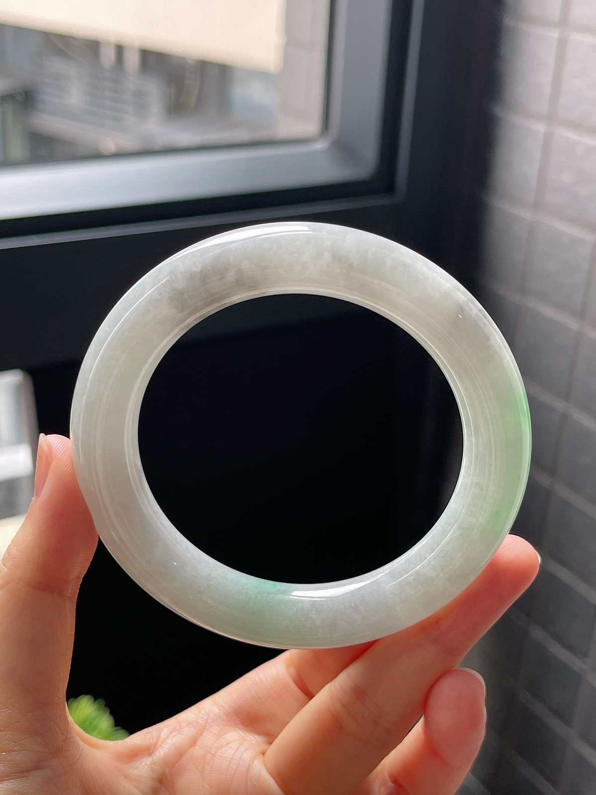 圈口58，糯化种飘花翡翠圆条手镯9.15