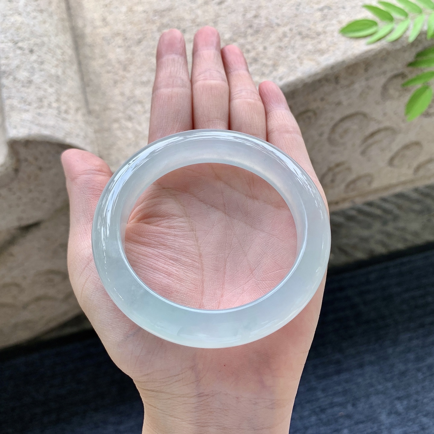 正圈55 56 圈口56.3/12.3/9.5 编码W6091533 冰晴底，清透，水润，种老，细腻，无裂