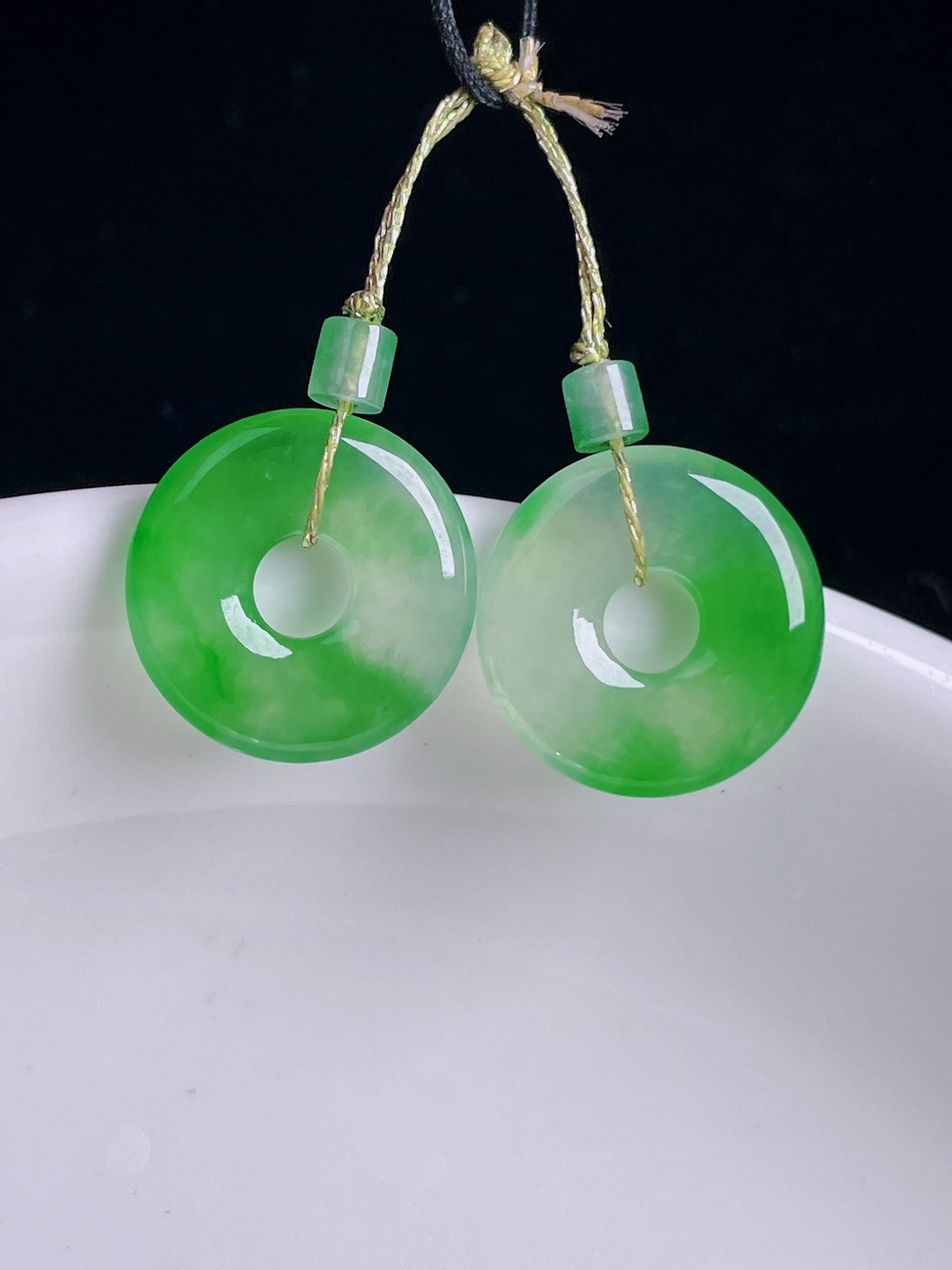 冰绿耳坠，老种起光，细底通透，尺寸：12.5/2.5mm0914
