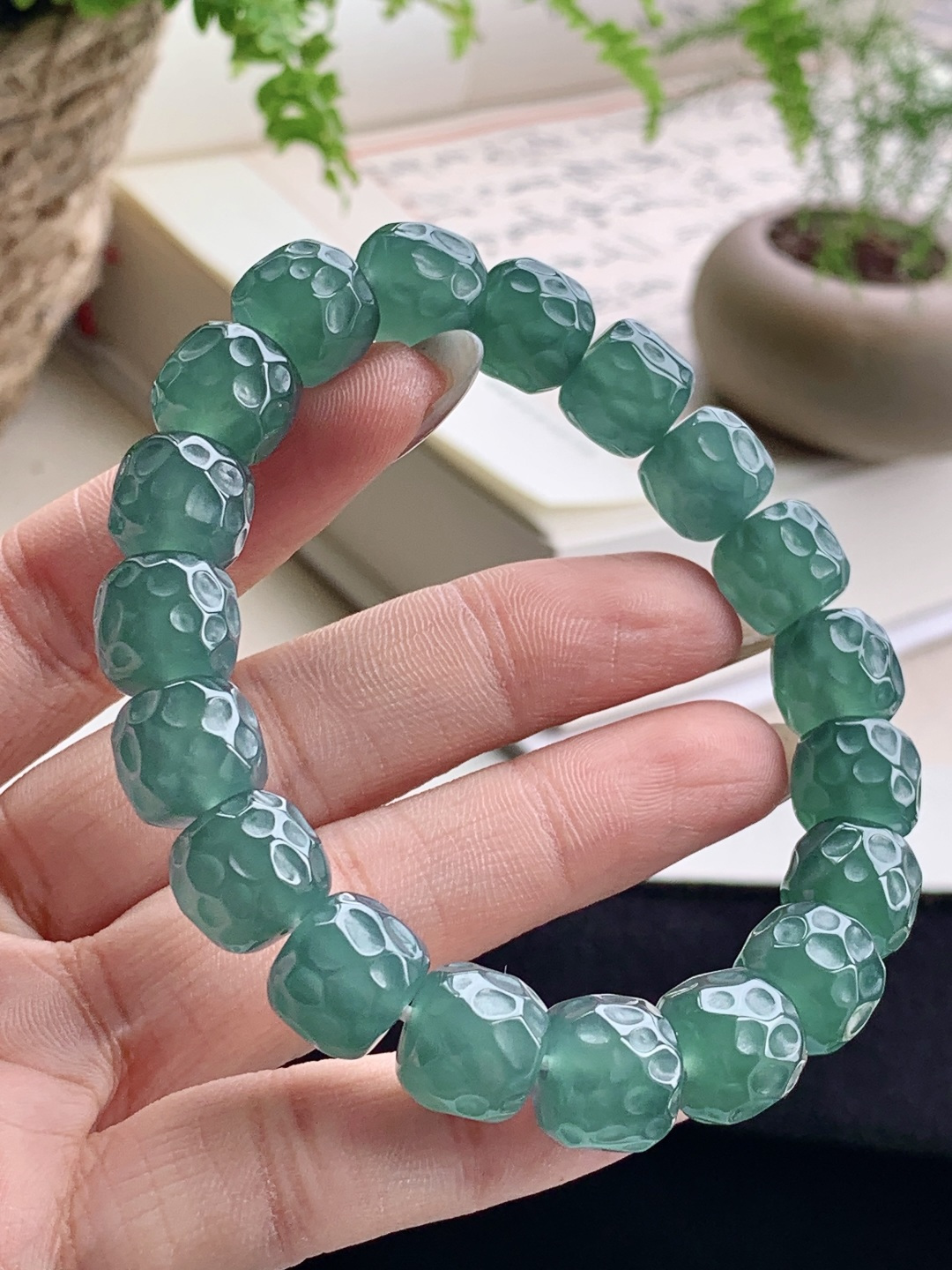 【珠子】️冰天空蓝手串路路通手串 【说明】 性比高 老蓝水 【尺寸】11.2-10.2 【重量】5