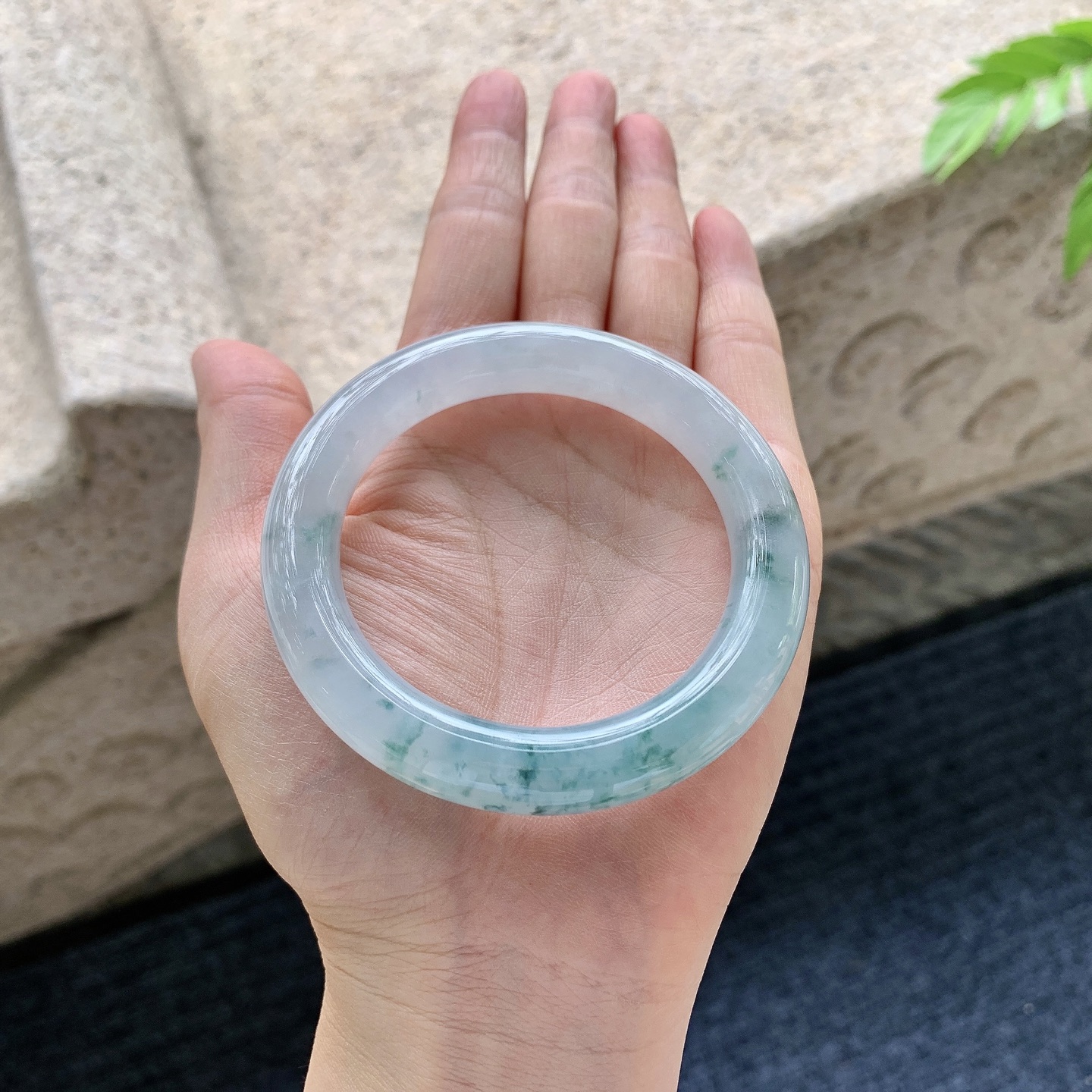 圆条51 52 圈口52.4/9.8/10 编码WW091462 糯冰飘蓝花，水润，种老，细腻，无裂