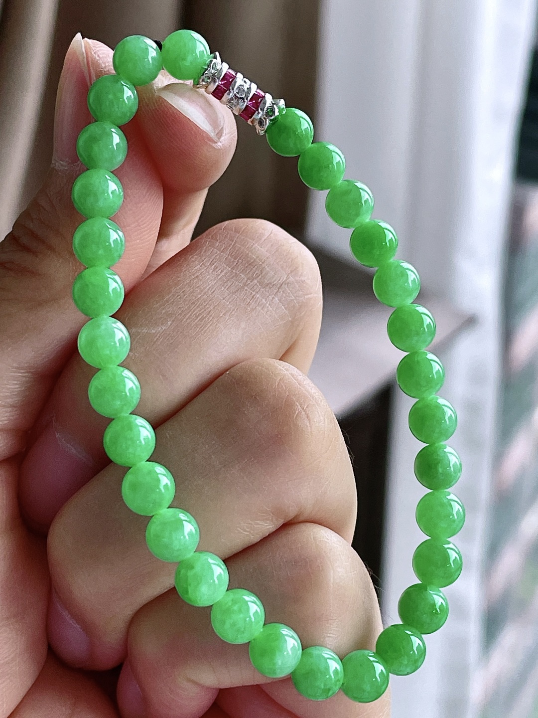 【珠子】阳绿手链圆珠珠子手链 【说明】缅甸 性比高 【尺寸】5.8mm 【重量】11.5克