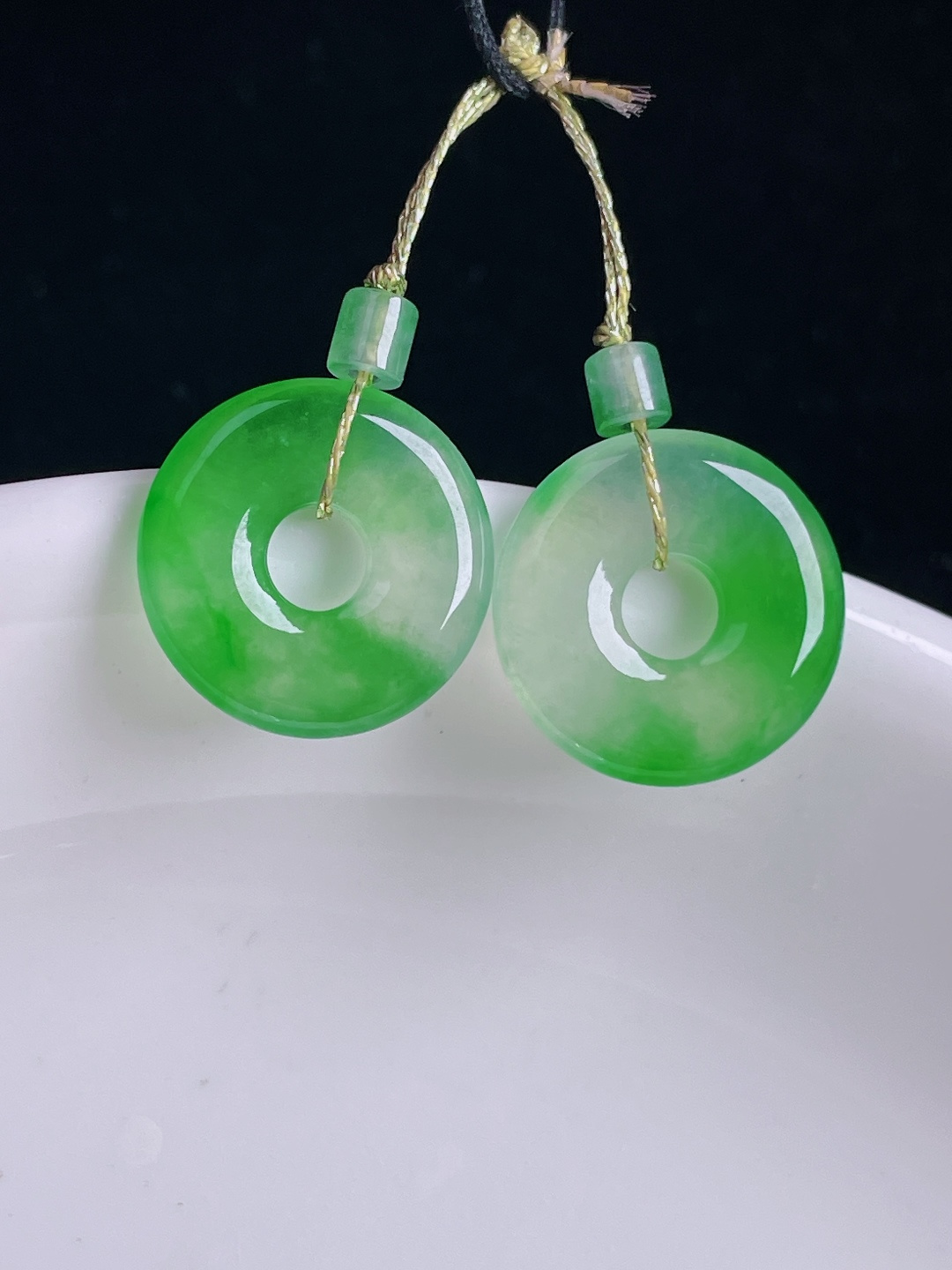 冰绿耳坠，老种起光，细底通透，尺寸：12.5/2.5mm0914