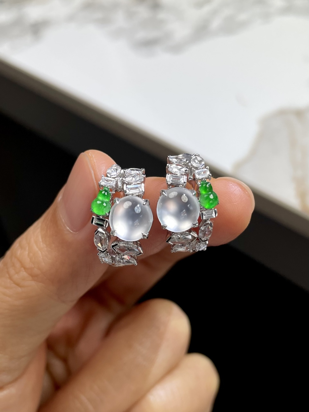 ️玻璃种蛋面耳扣 裸石：7.5*7*3.5mm 整体：16.5*10.5*6mm