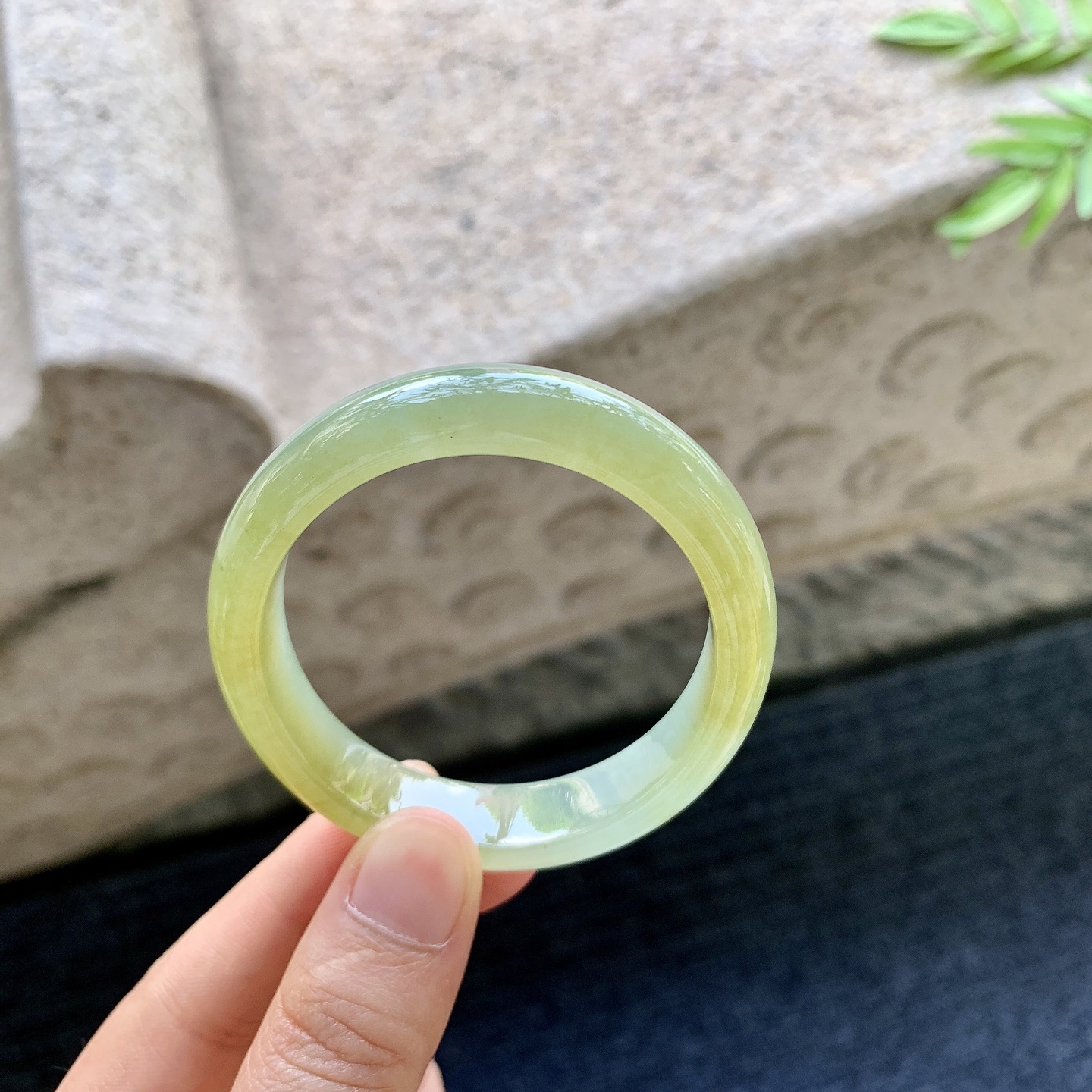 冰糯黄翡，水润，种老，细腻，有絮线