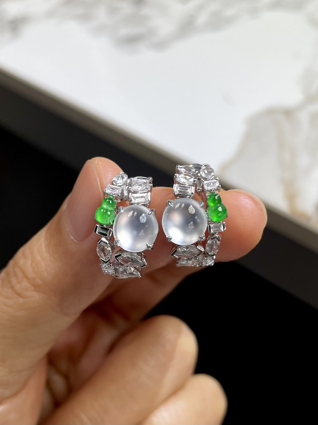 ️玻璃种蛋面耳扣 裸石：7.5*7*3.5mm 整体：16.5*10.5*6mm