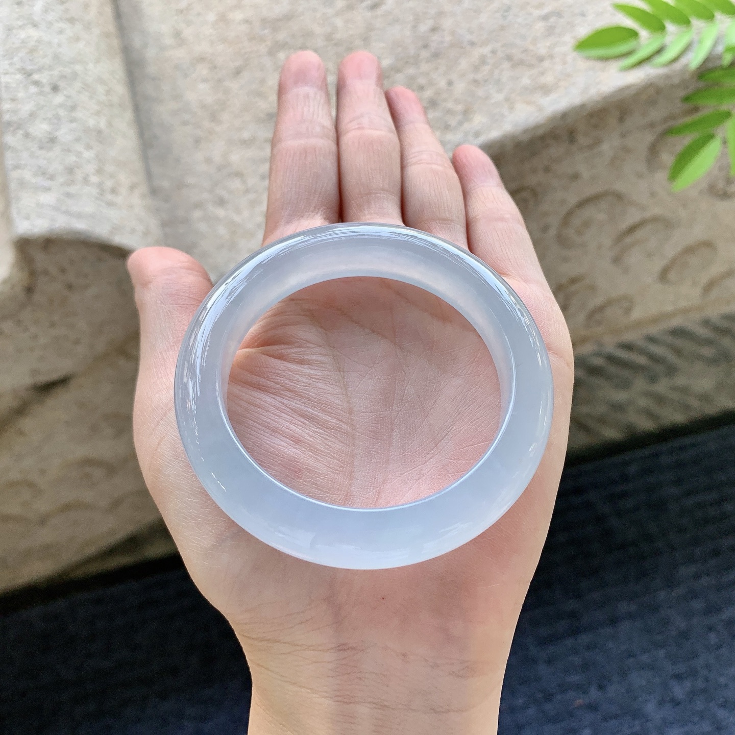 正圈51 52 圈口52.7/11.6/9 编码DZ091507 冰糯底，水润，种老，细腻，打灯有絮线