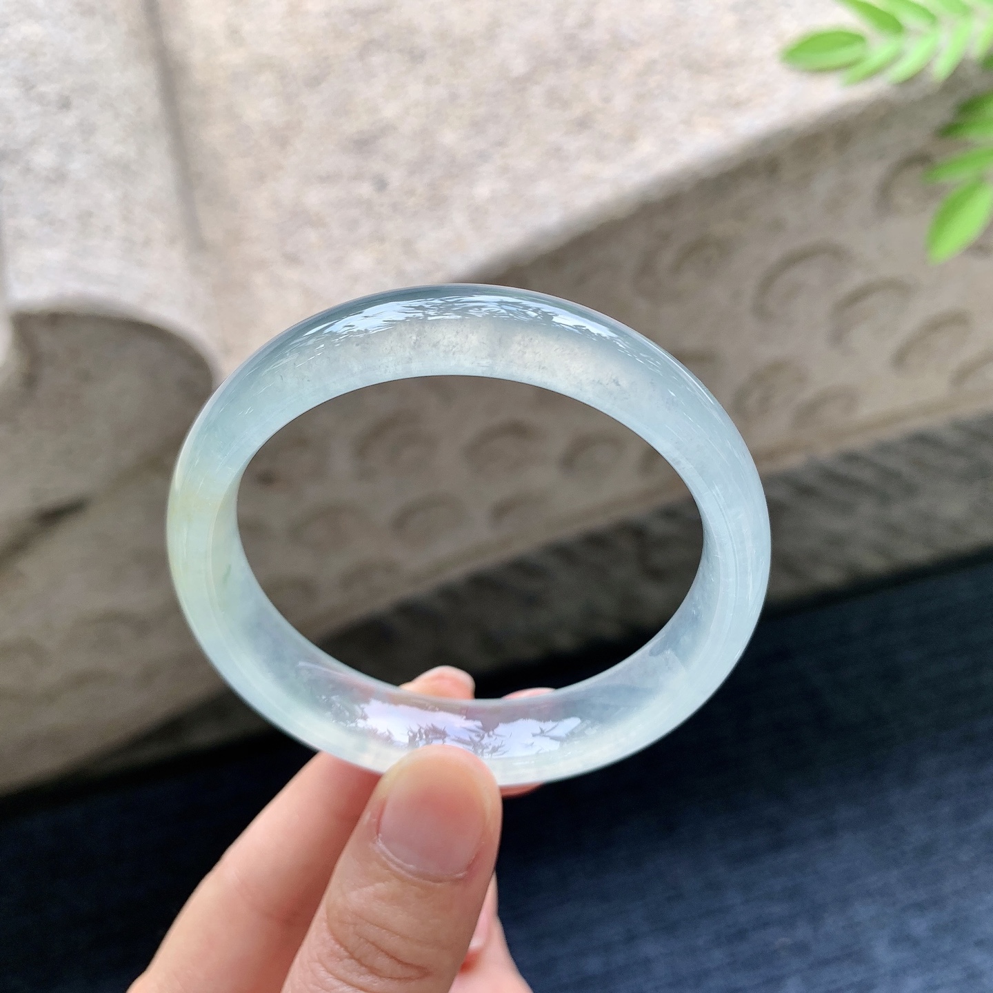 正圈53 54 圈口54/12.3/6.9 编码GJ091529 冰飘黄翡，清透，水润，种老，细腻，打灯有棉线