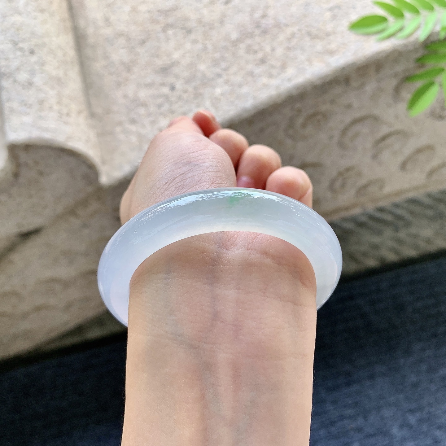 正圈53 54 圈口53.8/10.8/9 编码GJ091530 糯冰淡紫，飘绿，水润，种老，细腻，无裂