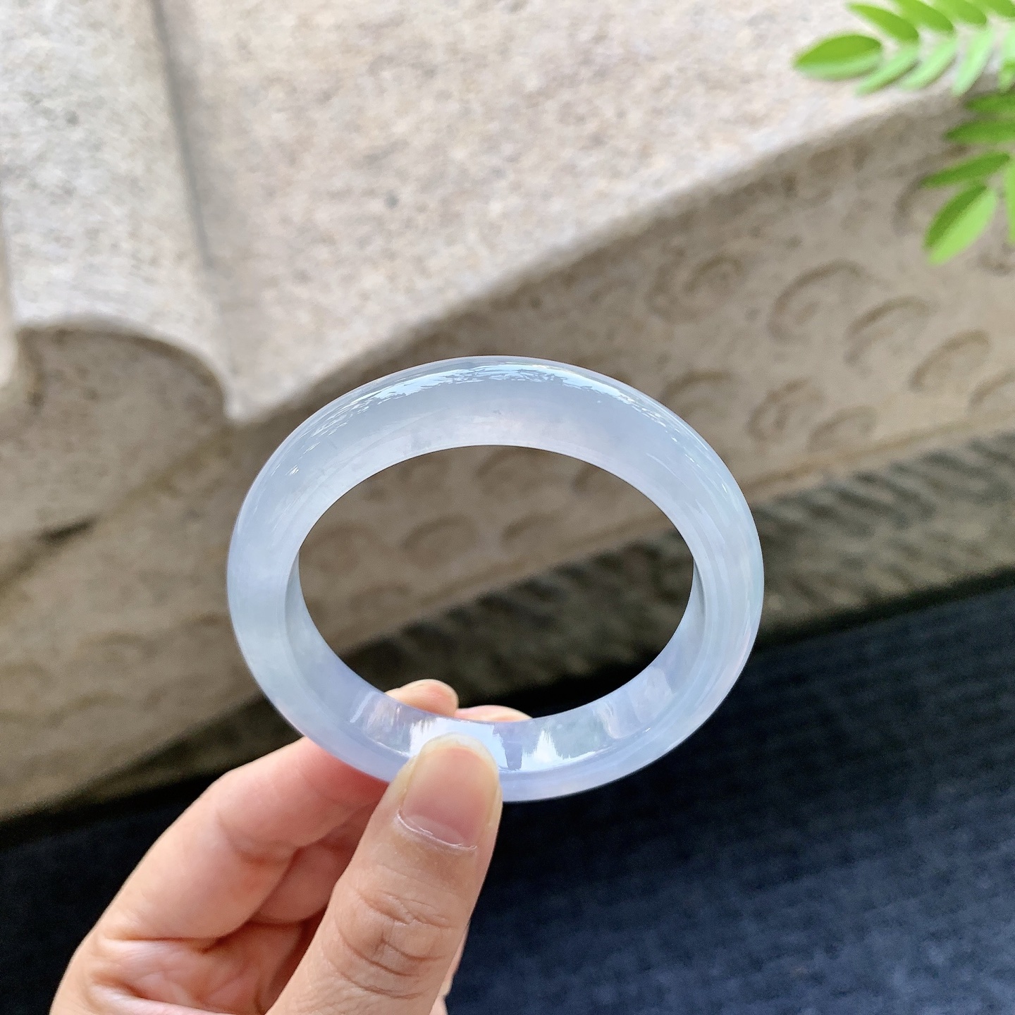 正圈50 51 圈口51/11.3/7.7 编码B2091512 冰糯，水润，种老，细腻，打灯有絮线
