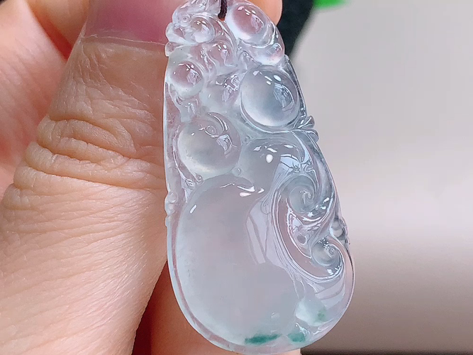 ️ 如意， 无裂，尺寸39.3-20.1-5.8mm，包A附证书