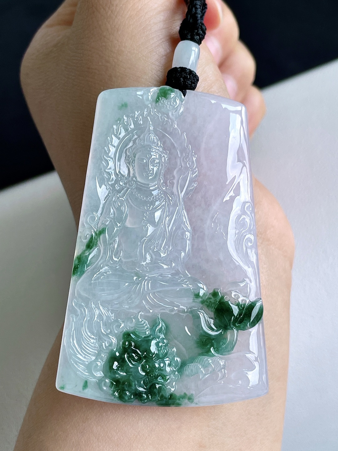 【裸石】飘花文殊观音牌子吊坠 【说明】缅甸 无裂 性比高 【尺寸】69-45-5.5 【重量】41克
