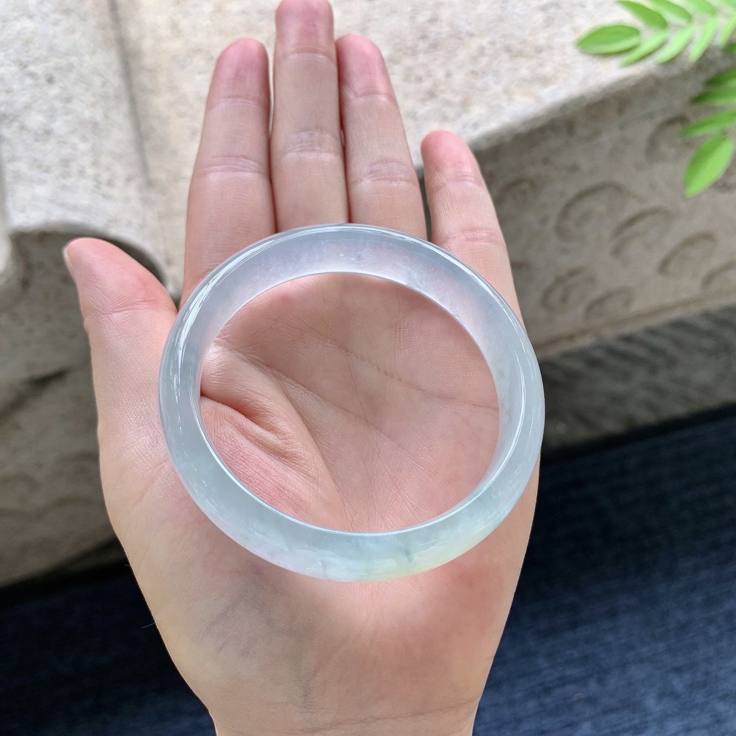 正圈53 54 圈口54/12.3/6.9 编码GJ091529 冰飘黄翡，清透，水润，种老，细腻，打灯有棉线