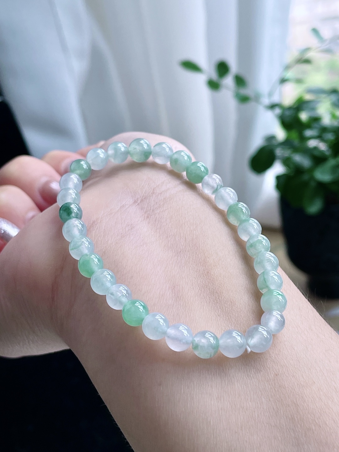 【珠子】冰多宝手串圆珠珠子手串 【说明】缅甸 性比高 【尺寸】6mm 【重量】11.5克