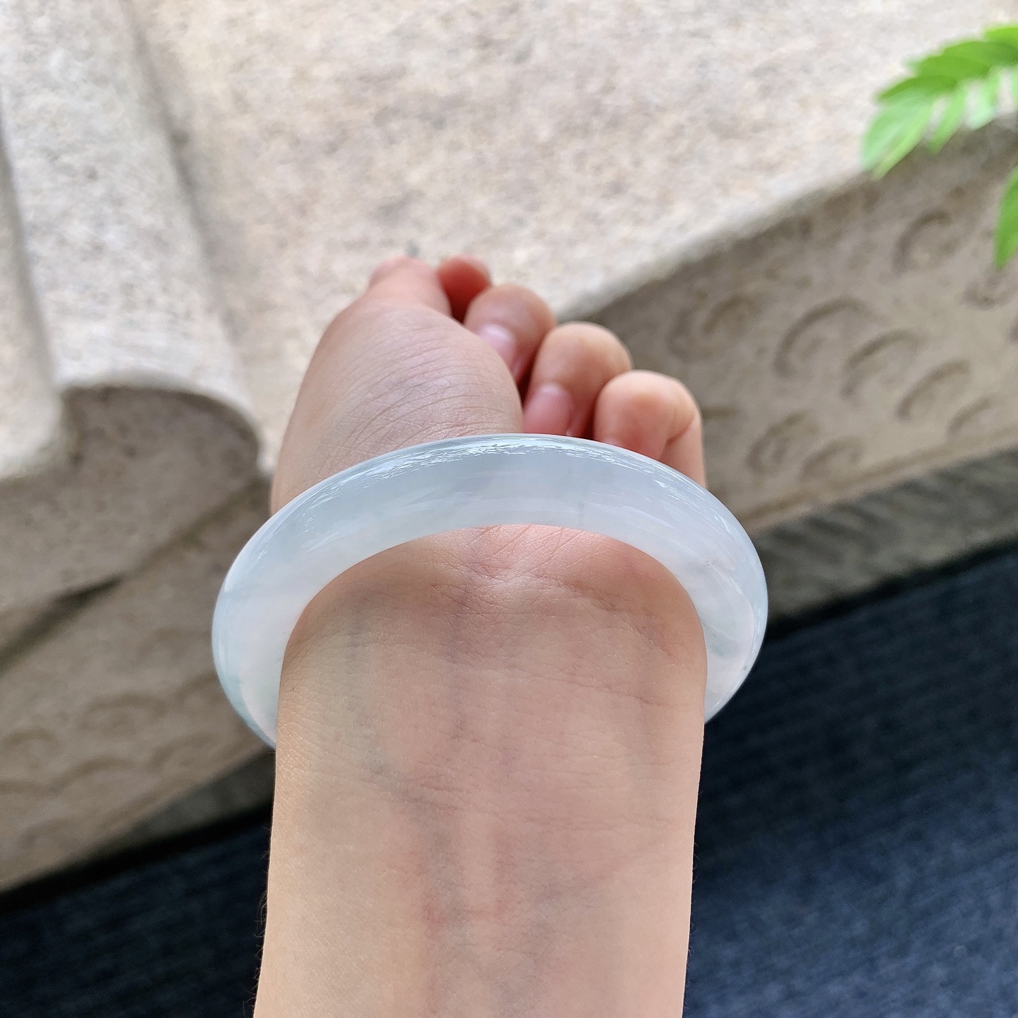 圆条51 52 圈口52.4/9.8/10 编码WW091462 糯冰飘蓝花，水润，种老，细腻，无裂