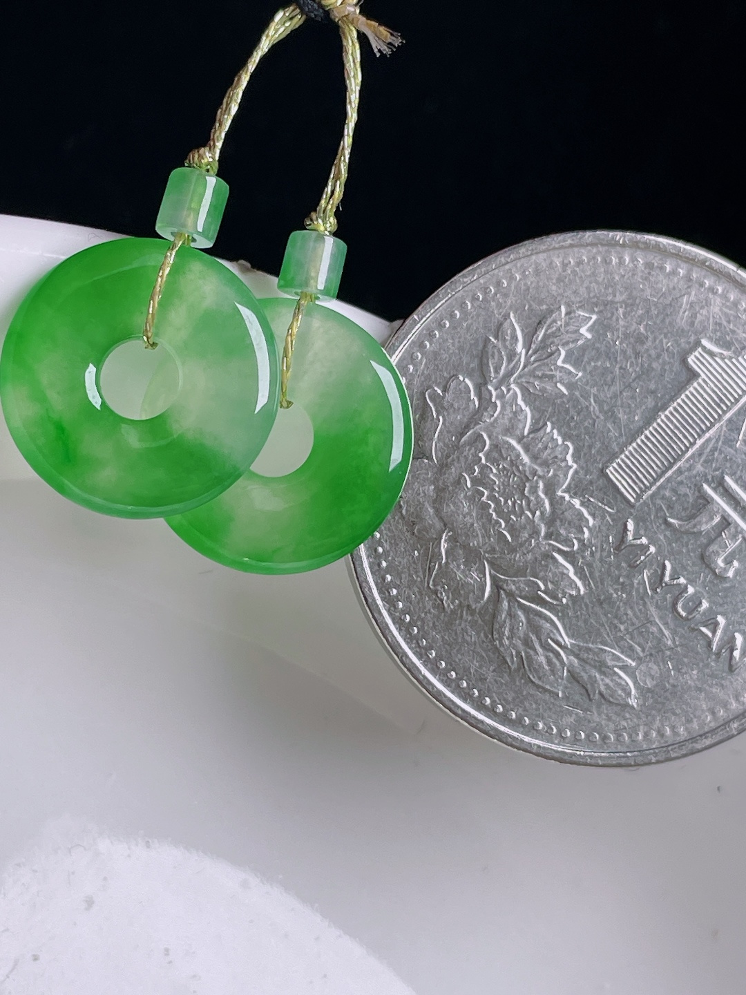 冰绿耳坠，老种起光，细底通透，尺寸：12.5/2.5mm0914
