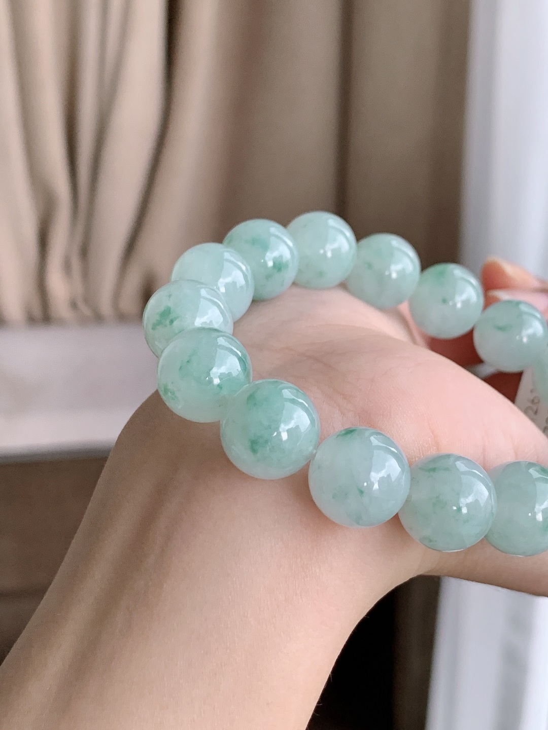 【珠子】飘花手链圆珠子手链 【说明】缅甸  性比高 【尺寸】12.5mm 【重量】55克