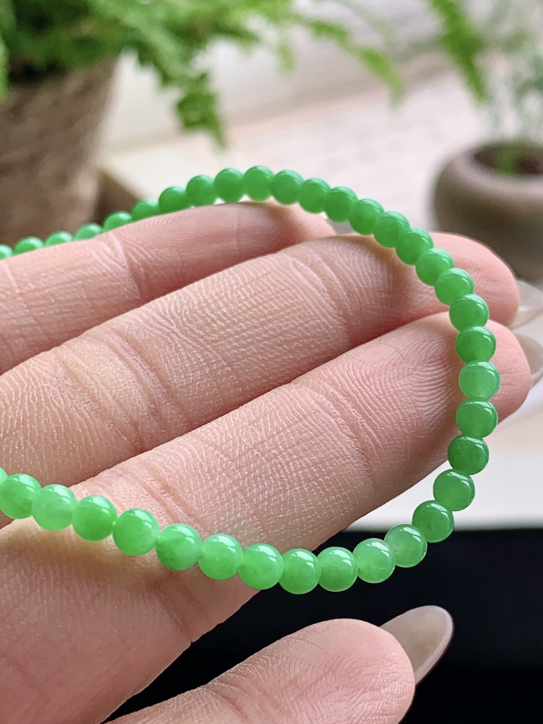 【珠子】️阳绿手链圆珠子手链 【说明】缅甸 性比高 【尺寸】3.5mm 【重量】4.7克