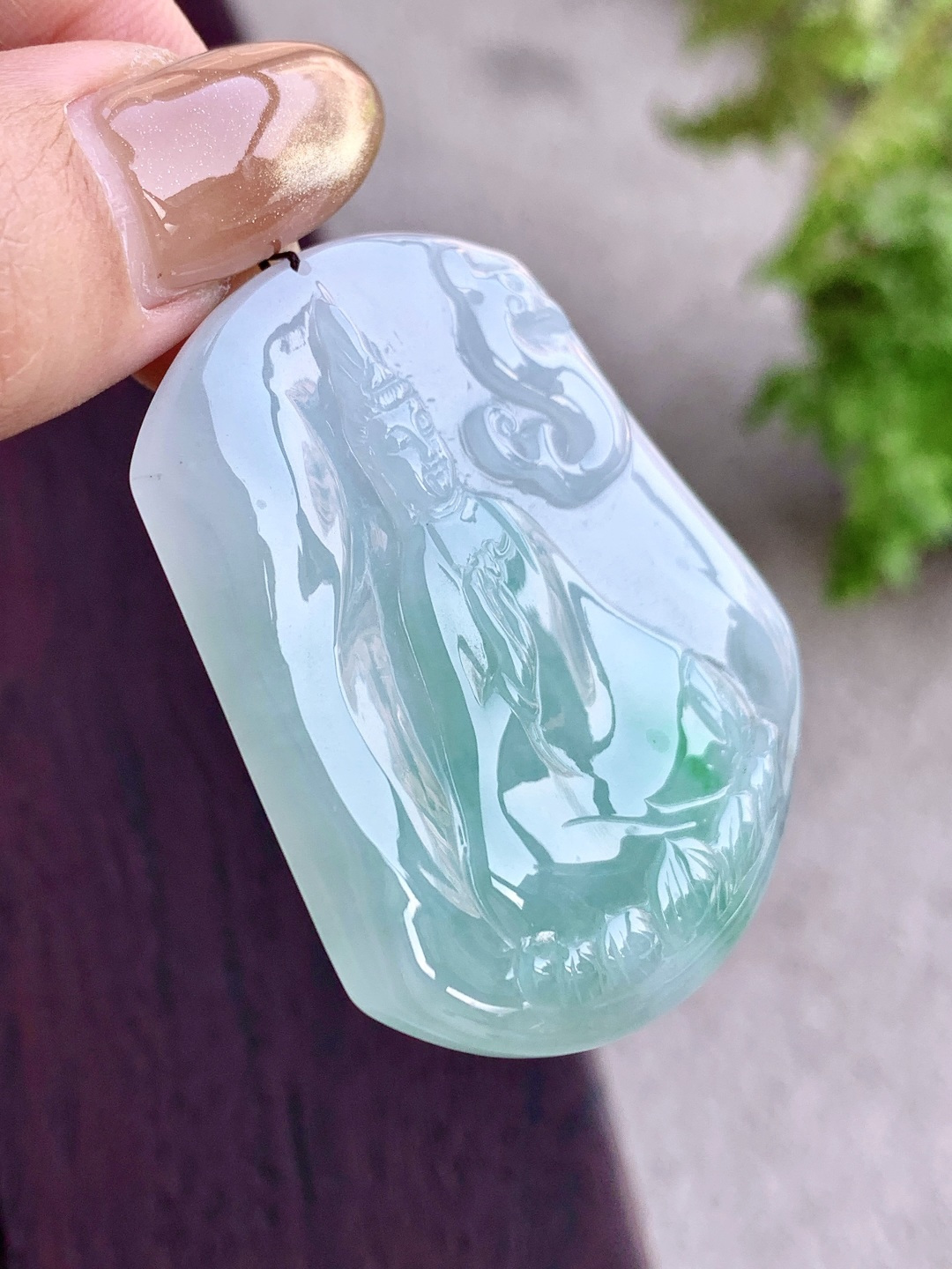【裸石】🫧糯冰飘绿花素衣观音牌吊坠 【说明】缅甸 性比高 飘花 【尺寸】53.2-47.7-5.6 【重量】29.2克