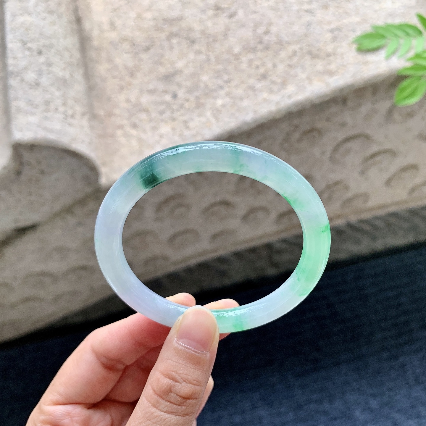 圆条52 53 圈口53/7.2/7.5 编码HJ090708 冰糯飘绿，水润，种老，细腻，打灯有絮线