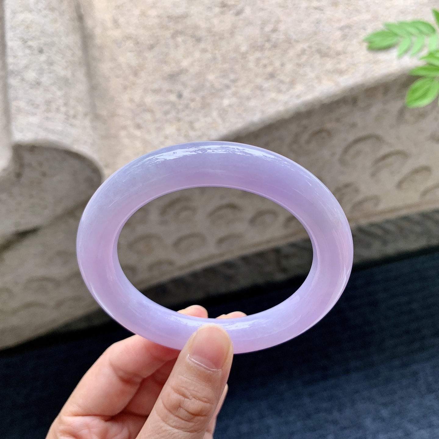 圆条55 56 圈口56.3/11.2/10.8 编码W6090713 粉紫，满色，水润，种老，细腻，无裂