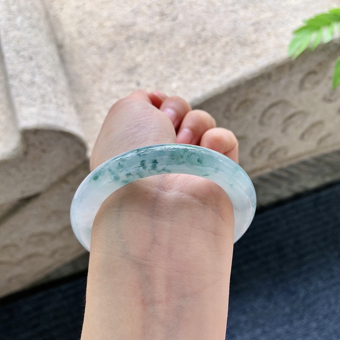 圆条51 52 圈口52.4/9.8/10 编码WW091462 糯冰飘蓝花，水润，种老，细腻，无裂