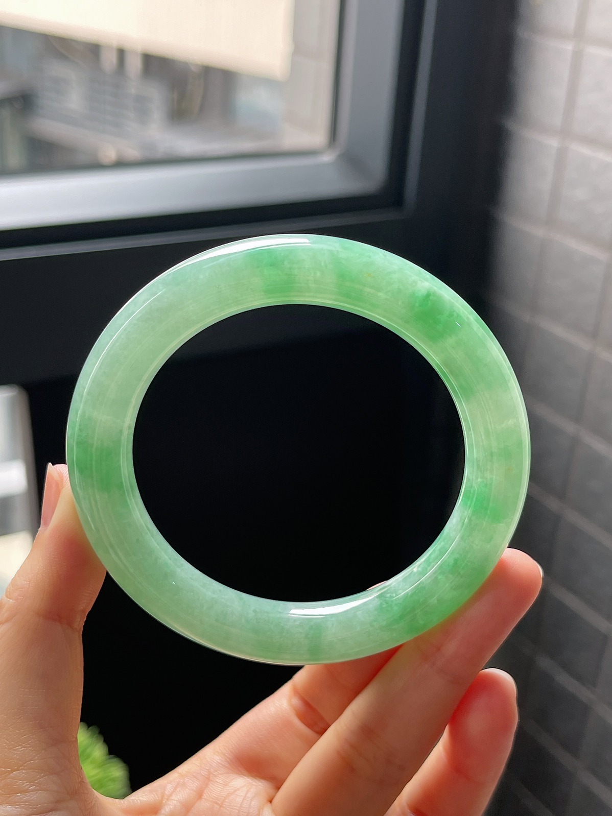 圈口56，冰糯种飘花翡翠圆条手镯9.15
