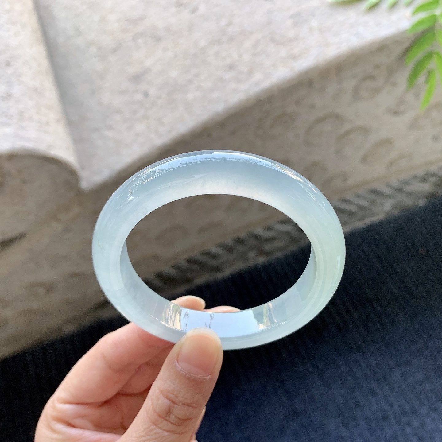正圈52 53 圈口53.6/11.6/8.4 编码FL090715 冰种，清透，水润，种老，细腻，有棉线