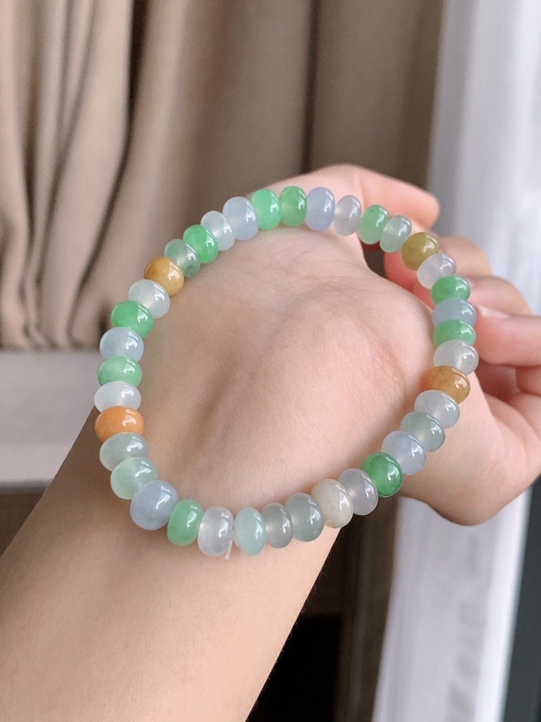 【珠子】冰多宝手串算盘珠子手串【说明】缅甸 , 性比高 【尺寸】7.5-5.5mm【重量】18.5