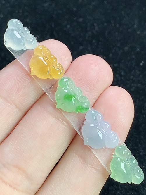 冰多彩如意戒面一首，无裂，尺寸8.6*11.8*3.0mm，j14hjg