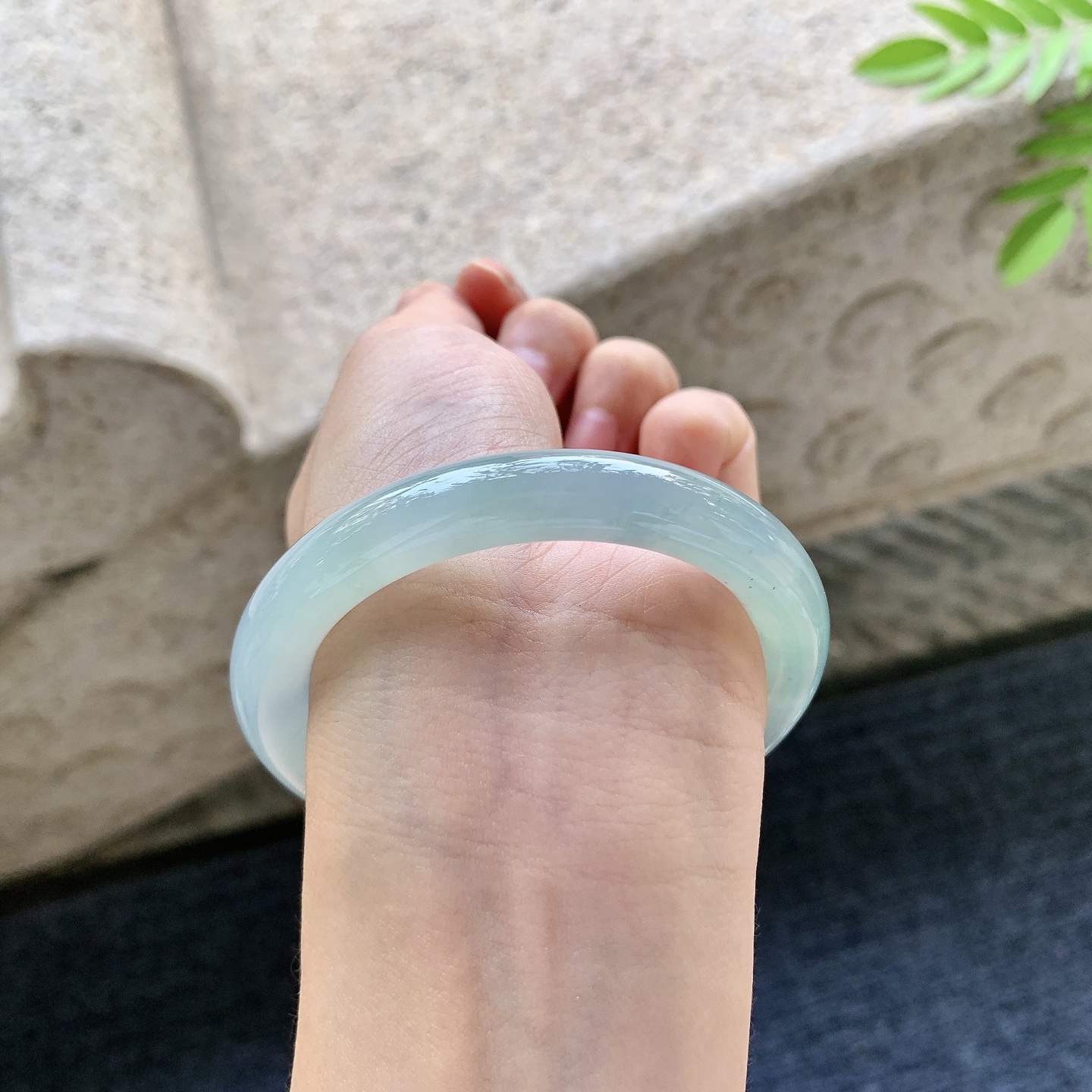 圆条54 圈口53.8/9.7/9.2 编码A1091524 晴蓝，水润，种老，细腻，无裂
