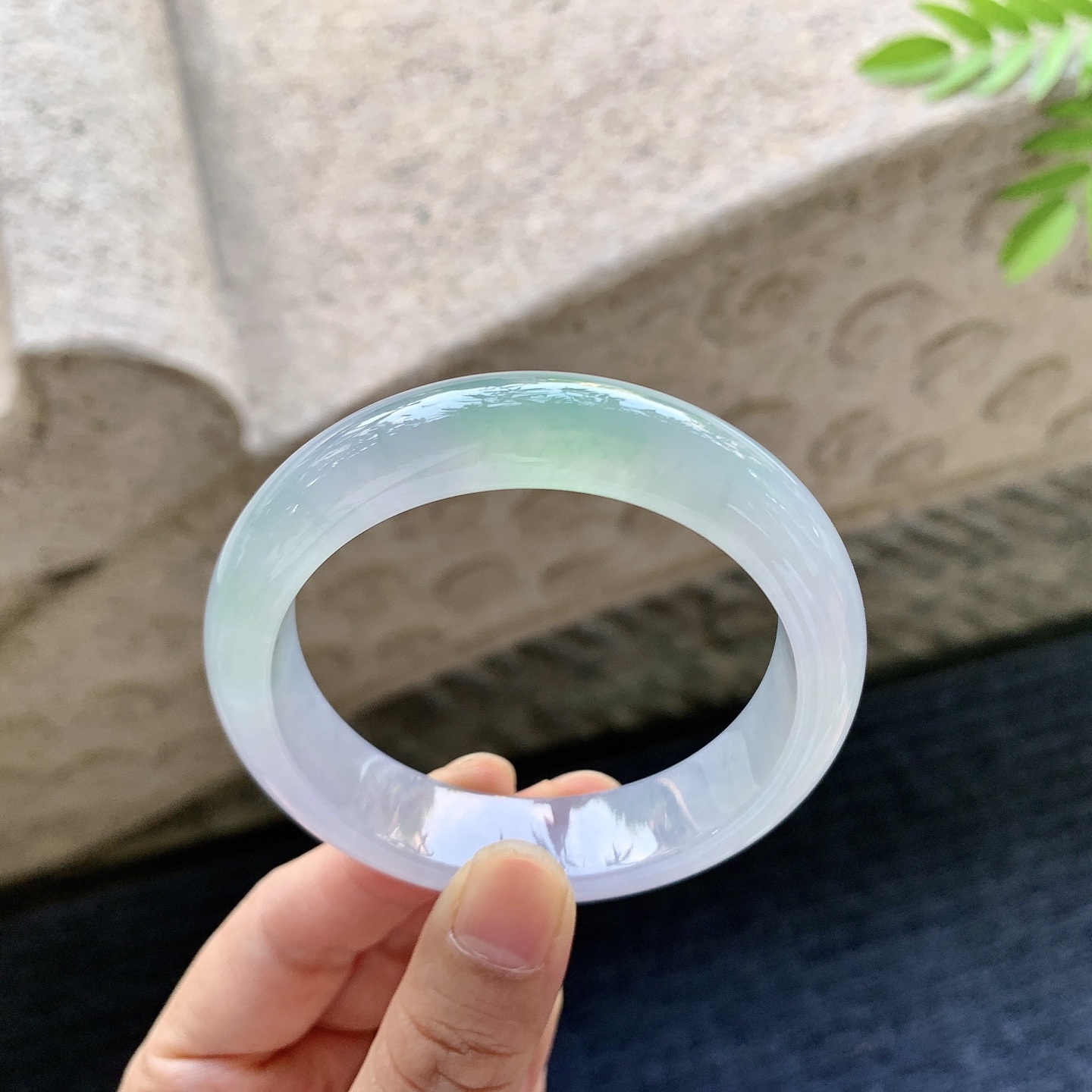 正圈51 52 圈口52.4/13/8 编码C11091506 冰糯春彩，水润，种老，细腻，无裂